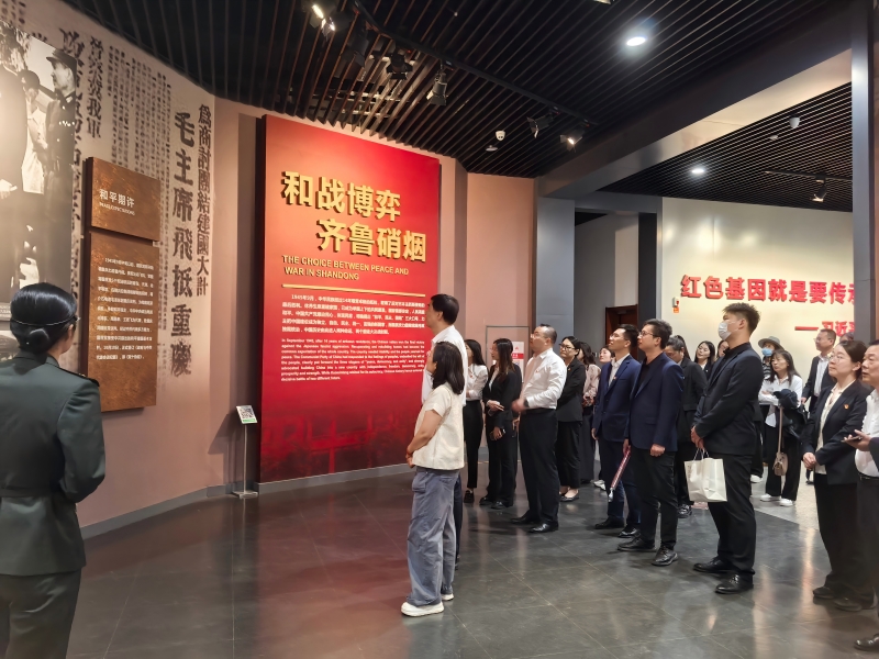 参观2.jpg
