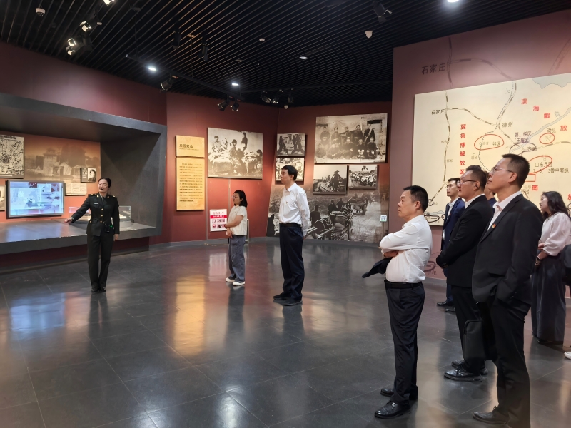 参观2 (2).jpg