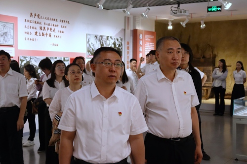 鲁控教育集团党委开展“深学细悟政绩观 实干担当建新功”主题教育活动